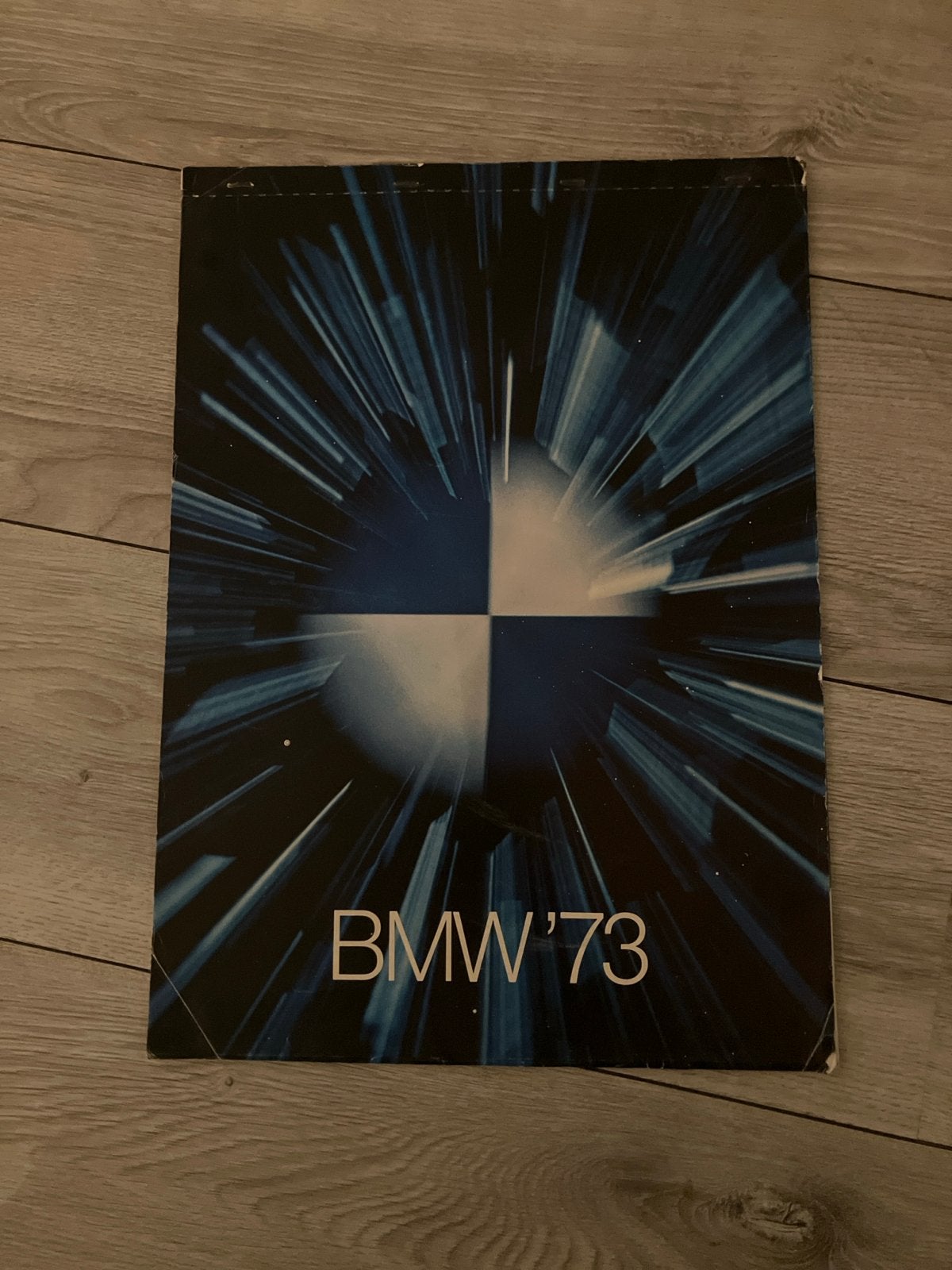 Oude BMW kalender 1973 met prachtige fotos van BMW”s, Ophalen, Maandkalender