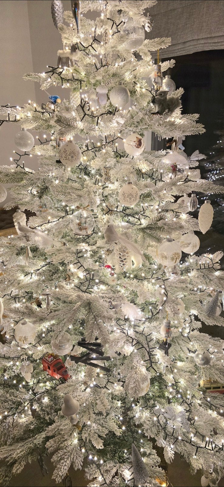 Kunstkerstboom grandes fir snowy everlands 210 cm, Diversen, Ophalen, Gebruikt