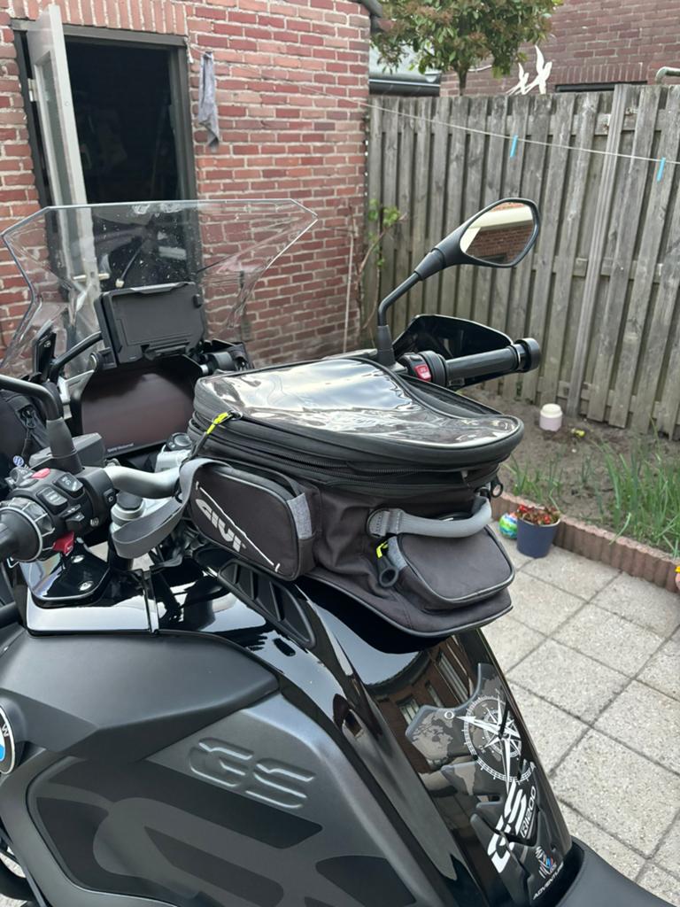 GIVI tanktas Tanklock system incl tankring, Ophalen of Verzenden, Zo goed als nieuw