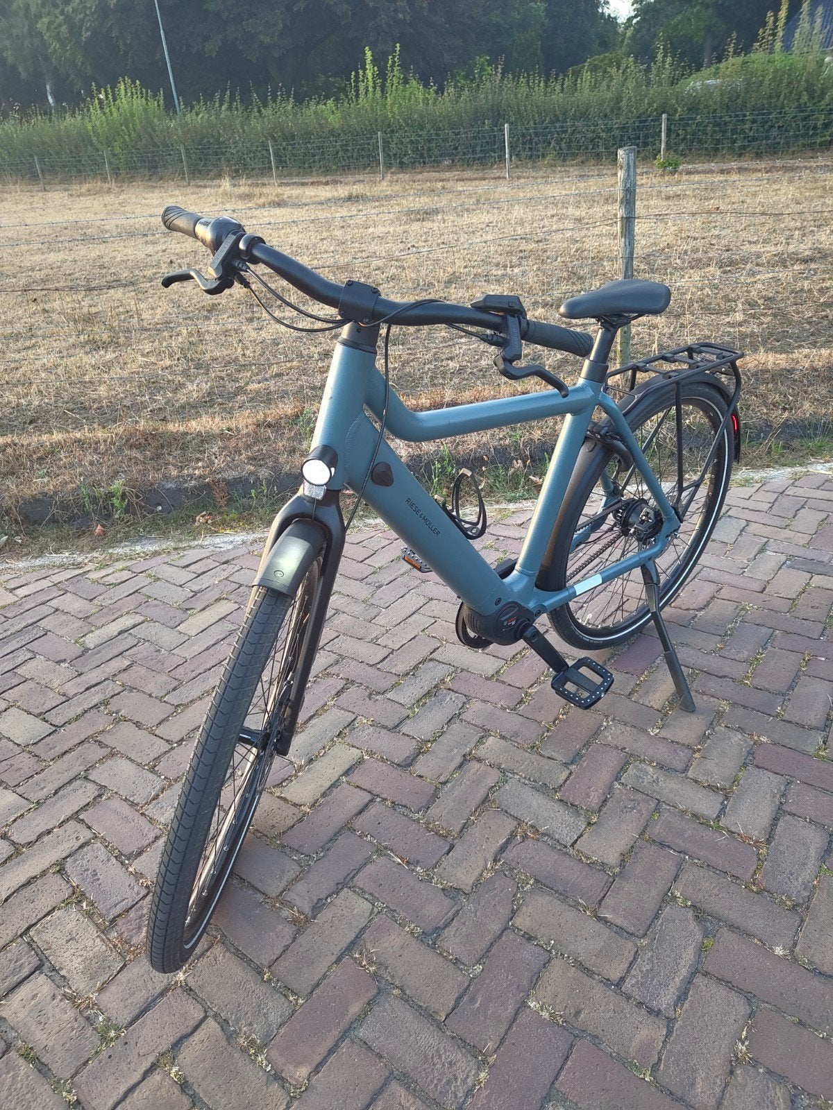 Mooie Riese & Müller Culture e-bike in blauw met Axa slot, Fietsen en Brommers, Elektrische fietsen, Ophalen, Zo goed als nieuw