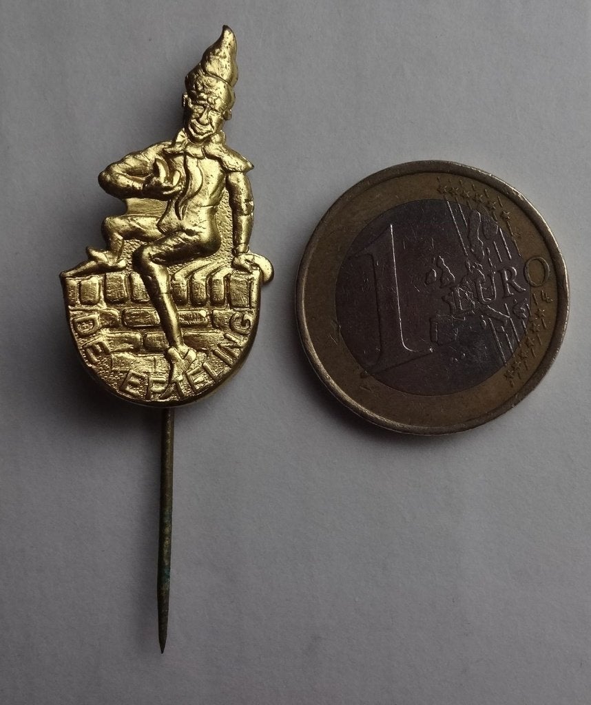 leuk oud speldje van DE EFTELING (261), Ophalen of Verzenden, Zo goed als nieuw, Button of Speldje