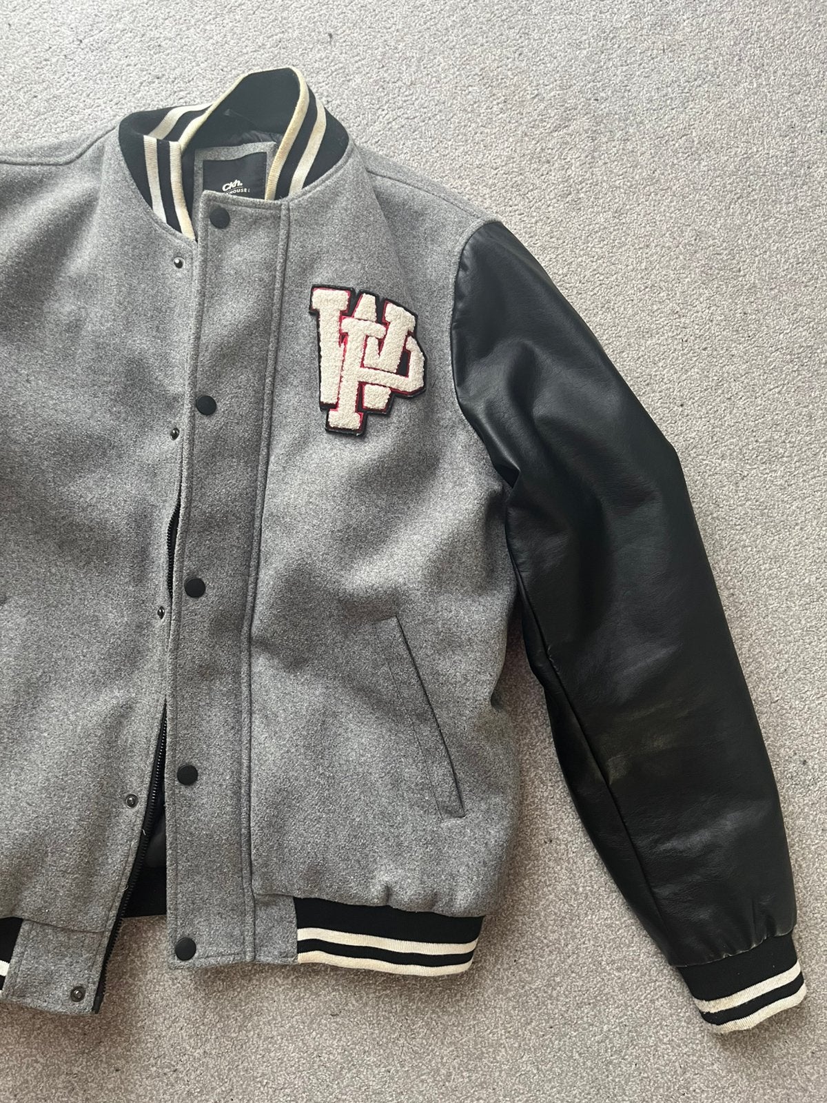 Clockhouse Varsity Jacket jas - Maat M, Ophalen of Verzenden, Zo goed als nieuw, Maat 48/50 (M), Grijs