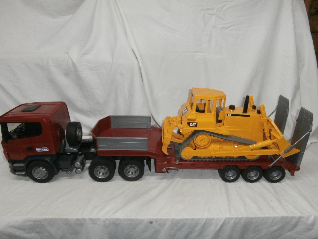 Bruder Scania R-560 truck met oplegger en CAT Bulldozer, Kinderen en Baby's, Speelgoed | Speelgoedvoertuigen, Ophalen, Zo goed als nieuw