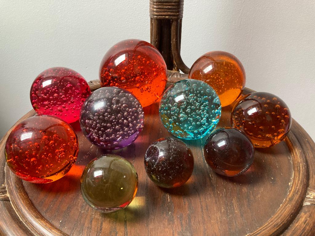 Glazen bollen presse papier, Ophalen