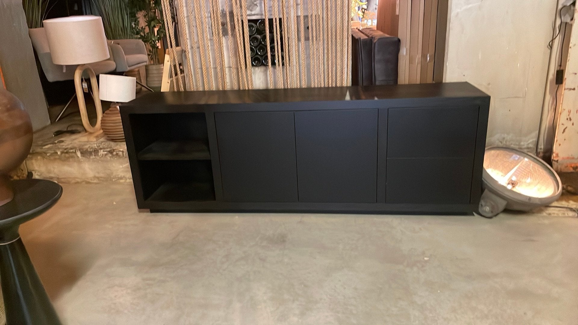 Eleonora Dressoir Zwart | Room108, Huis en Inrichting, Kasten | Dressoirs, Ophalen, Zo goed als nieuw