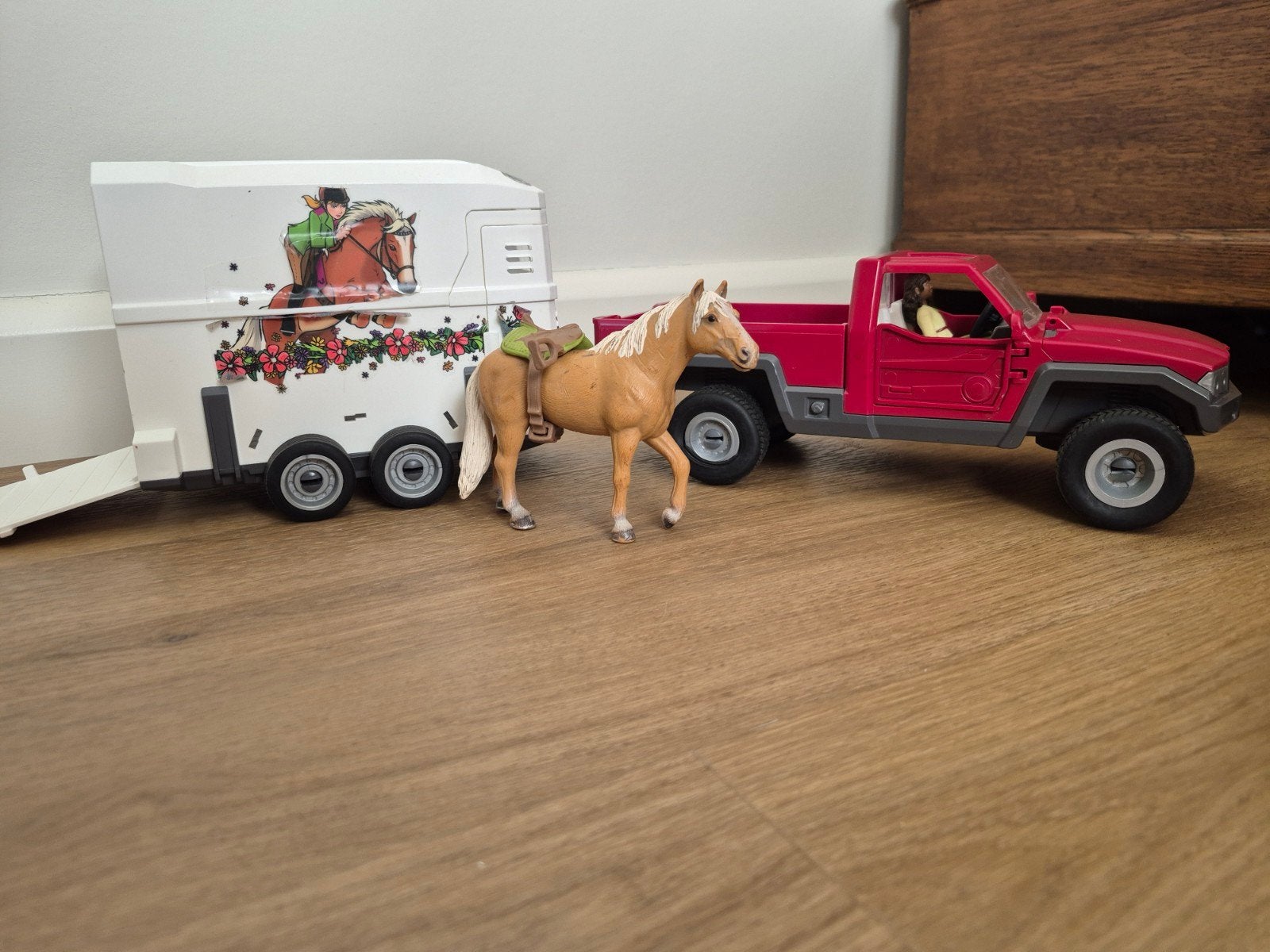 Schleich Truck met Paardentrailer, Paard en Chauffeuse, Ophalen of Verzenden, Gebruikt