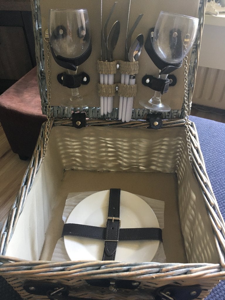 rieten pick-nick mand voor 2 pers.bord/glas/bestek, Ophalen of Verzenden, Zo goed als nieuw