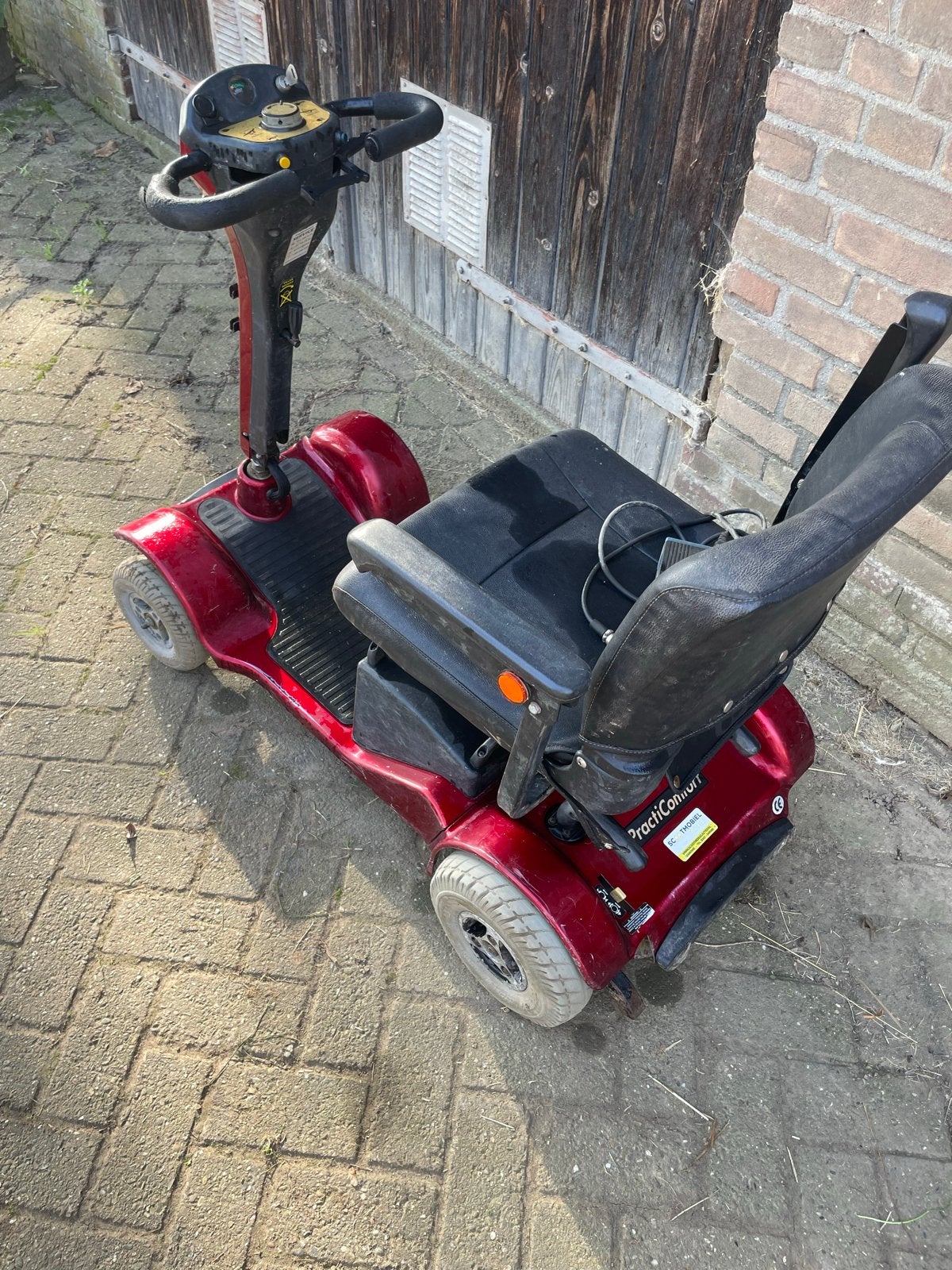 Scootmobiel rood voor onderdelen, Ophalen