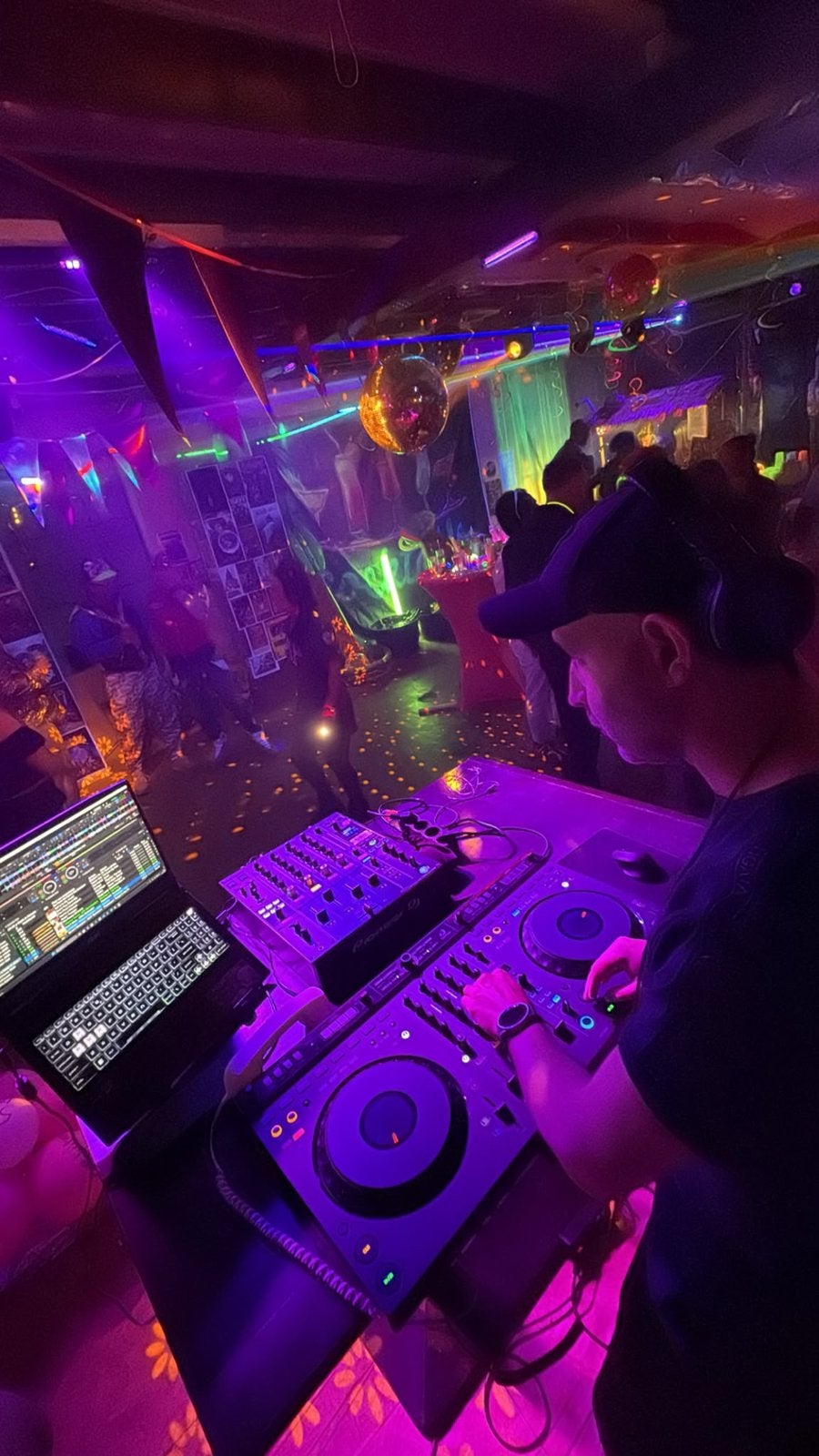 Dj huren door heel Nederland!, Ophalen of Verzenden, Nieuw, Draaitafel