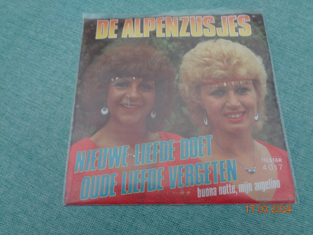 De Alpenzusjes /De hoempa Polka-Vinyl singel., Cd's en Dvd's, Overige formaten, Ophalen of Verzenden, Zo goed als nieuw, Levenslied of Smartlap