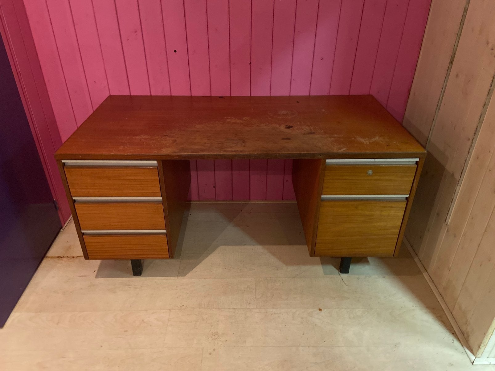 MOET deze week WEG !  Vintage retro bureau jaren 60/70 teak, Ophalen, Gebruikt, Hout, Bruin