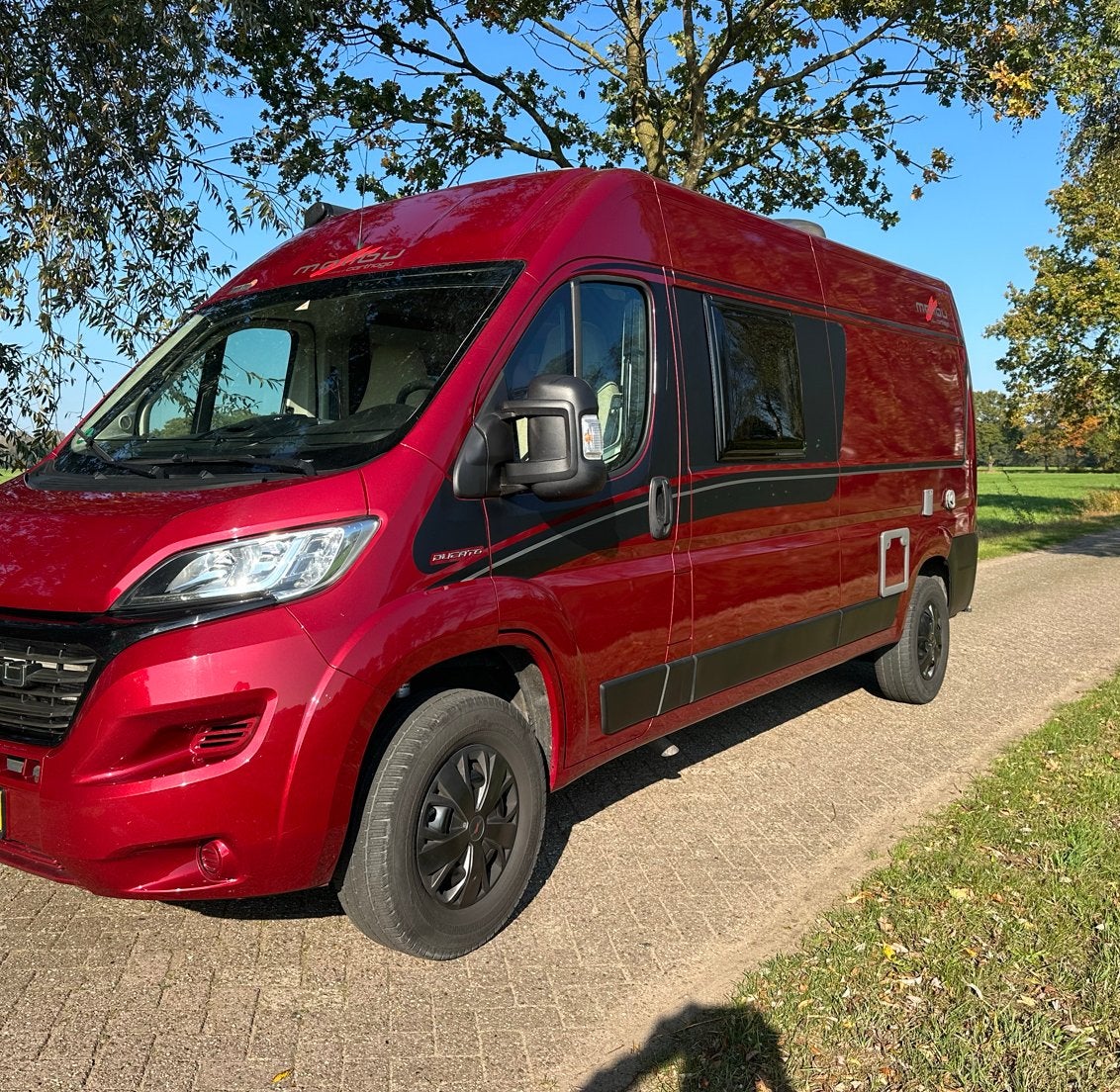 Malibu Carthago 600 DB LOW BED, Buscamper of Camperbus, ESP-stabiliteitscontrole, Ringverwarming, Malibu