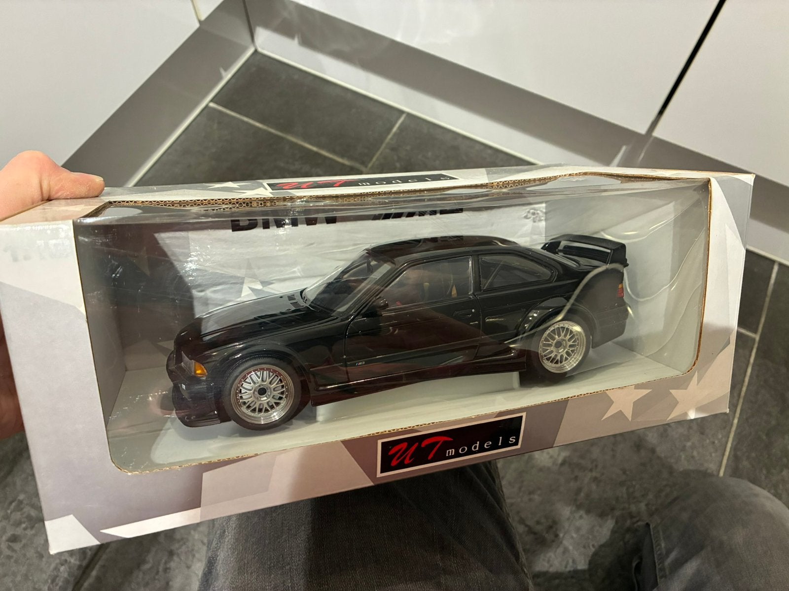Bmw M3 GTR, Hobby en Vrije tijd, Modelauto's | 1:18, Gebruikt, Auto, UT Models, Ophalen of Verzenden