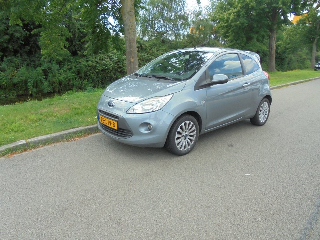 Ford Ka 1.2 Titanium X/airco nw apk (bj 2010), Voorwielaandrijving, Gebruikt, 1242 cc, 4 cilinders