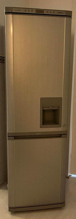 Samsung Koelkast met Vriezer - Zilver, Goede Staat, Witgoed en Apparatuur, Vriezers en Diepvrieskisten, Ophalen, Gebruikt, 160 cm of meer