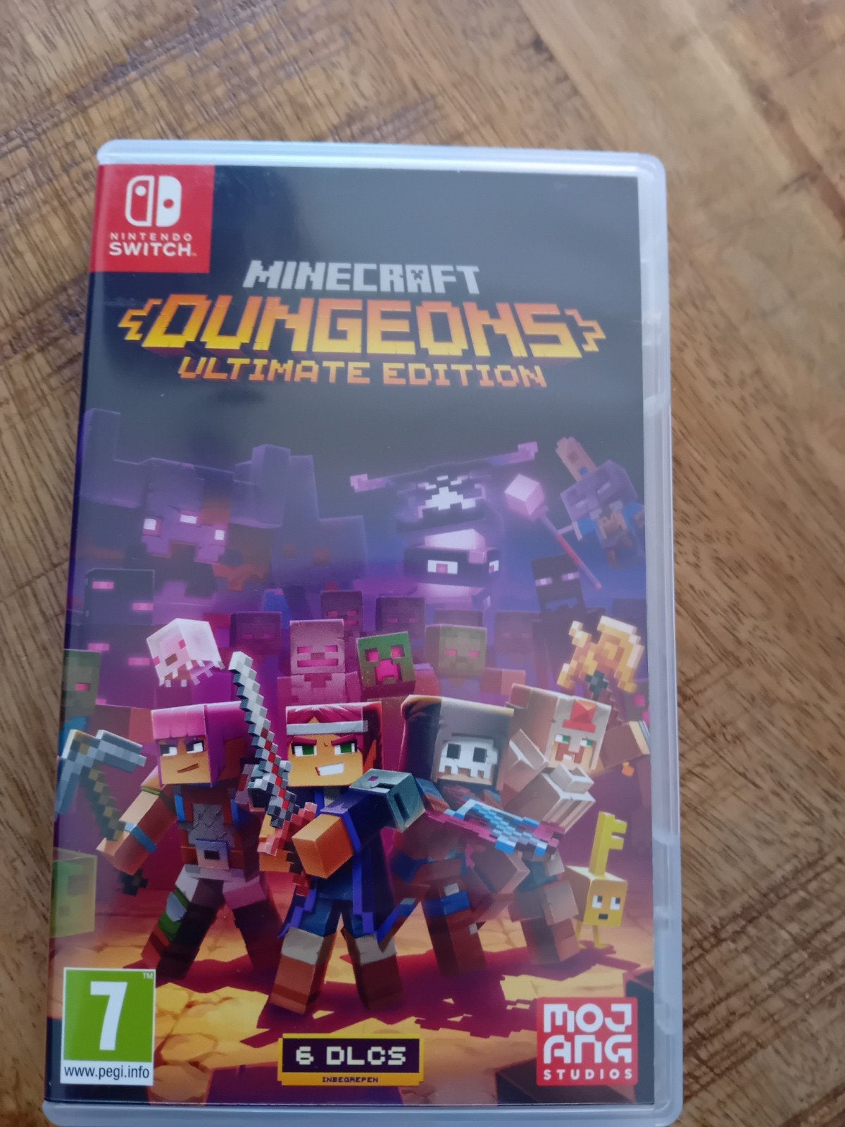 Minecraft Dungeons Ultimate Edition (Nintendo Switch), Ophalen of Verzenden, Zo goed als nieuw, Met games