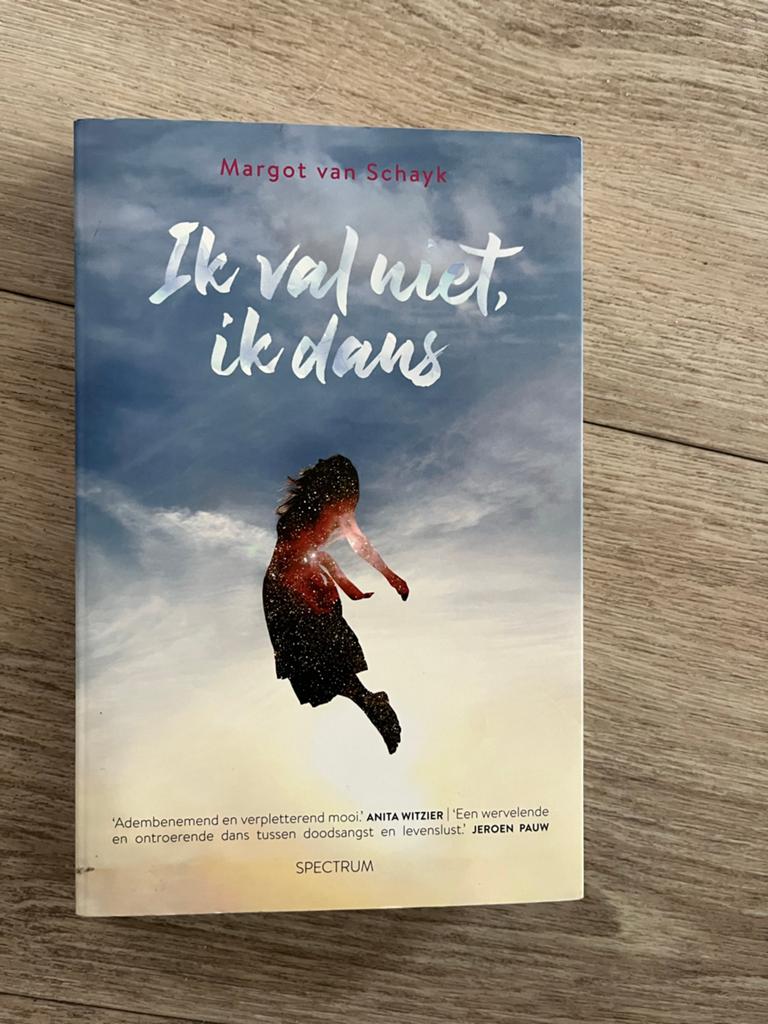 Ik val niet, ik dans - Margot van Schayk (Zo goed als nieuw), Ophalen of Verzenden, Zo goed als nieuw, Nederland
