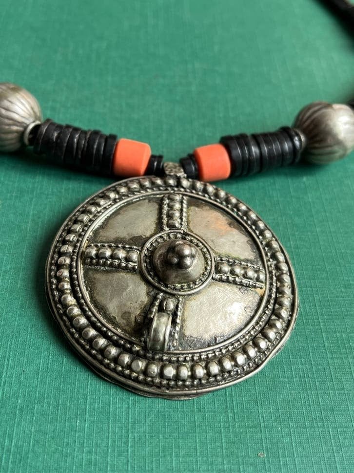 Antieke Berber Toeareg ketting zilver Koraal Zuid Marokko, Verzenden, Zilver, Ketting, Met edelsteen
