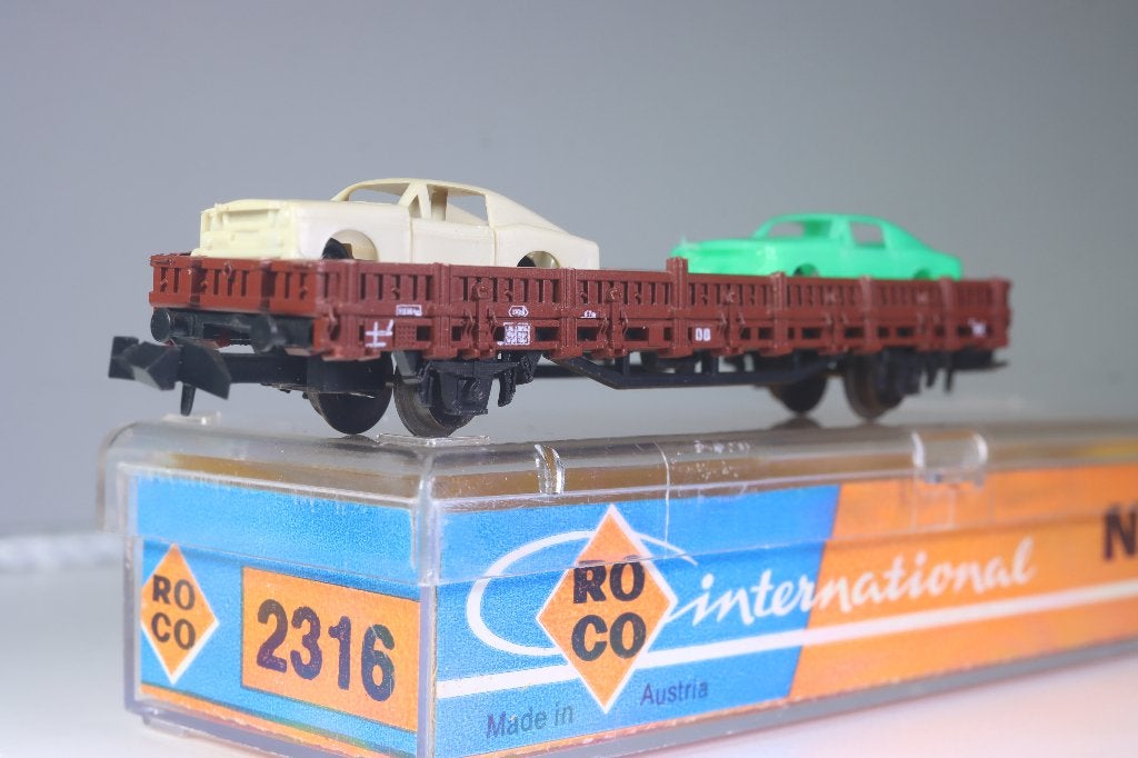 Platte wagon met 2 auto's, DB, Gebruikt, Gelijkstroom, Wagon, Ophalen of Verzenden