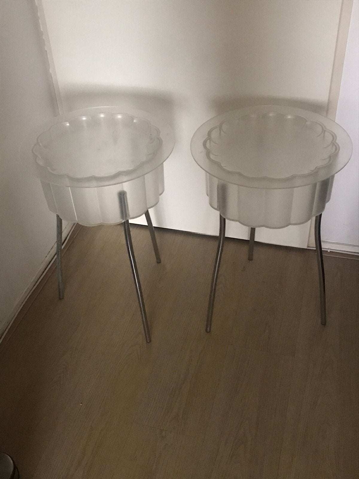 Vandaag of morgen ophalen hatten tafel bloem stuk 25€ 1990, Huis en Inrichting, Ophalen, Minder dan 55 cm, Metaal of Aluminium