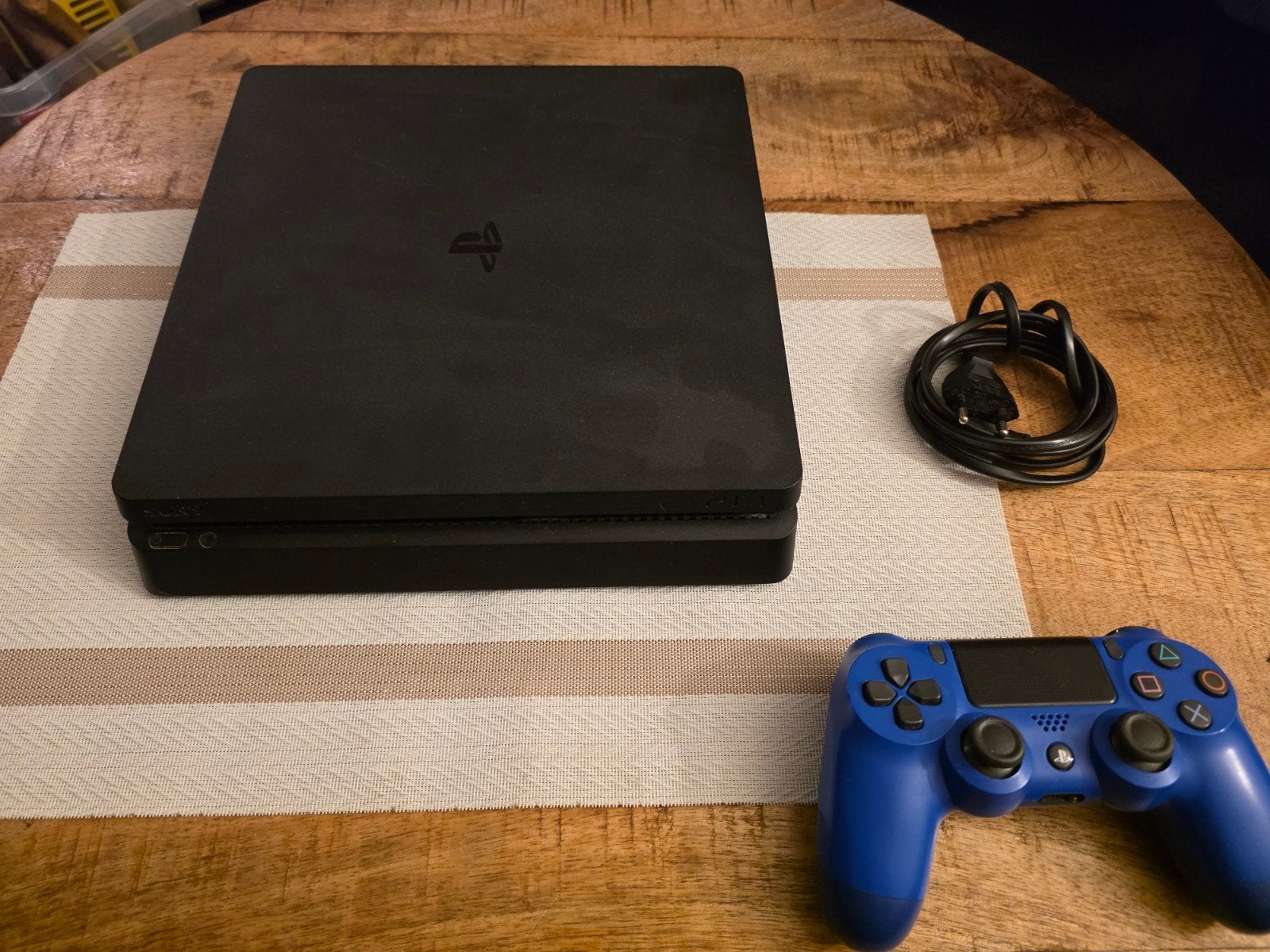 PS4 Slim 1TB met firmware 11.02 en controller, Spelcomputers en Games, Gebruikt, Ophalen of Verzenden, 1 TB, Met 1 controller