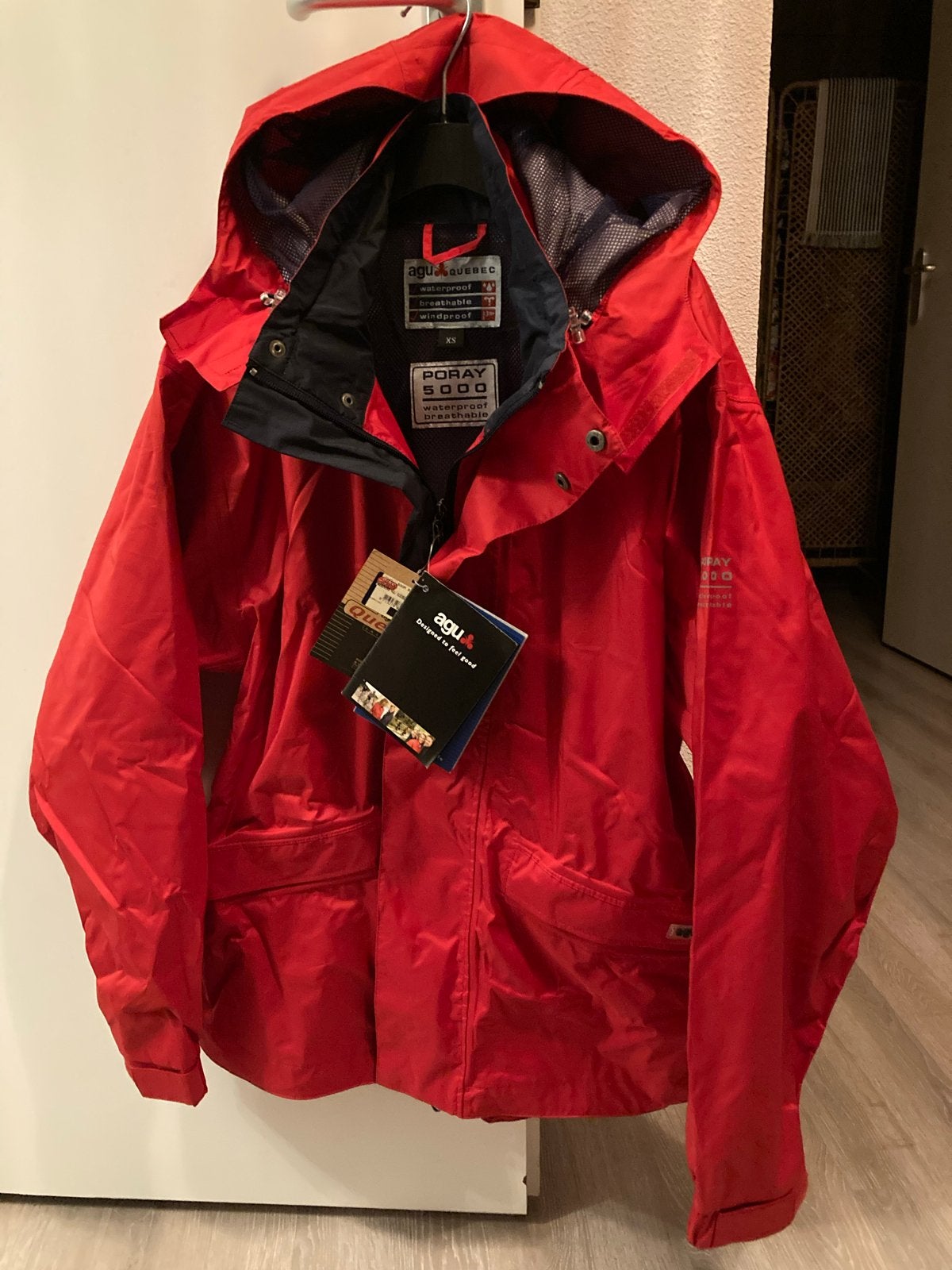 AGU Quebec Regenjas Rood - Waterdicht, Ademend, Winddicht, Ophalen of Verzenden, Nieuw, Regenjas, Dames