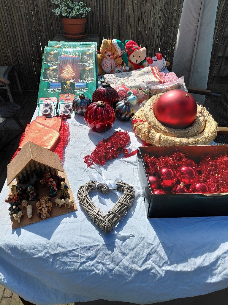 Kerstspullen rood en diversen, Ophalen