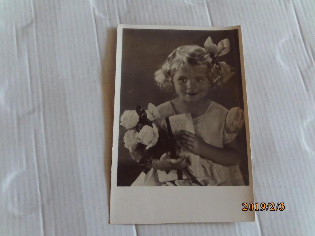 oude kinderkaart meisje met bloemen, Ophalen of Verzenden, 1940 tot 1960, Gelopen, Kinderen