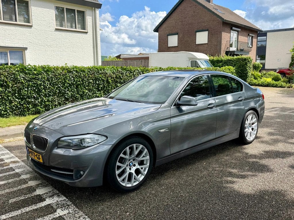 BMW 5-serie 523i Executive, Auto's, Euro 5, Achterwielaandrijving, Gebruikt, 2000 kg