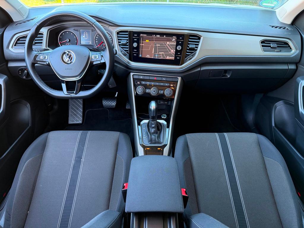 Volkswagen T-Roc 1.5 TSI Sport Business DSG R-Line ACC CarPl, Zwart, 4 cilinders, 150 pk, Leder en Stof