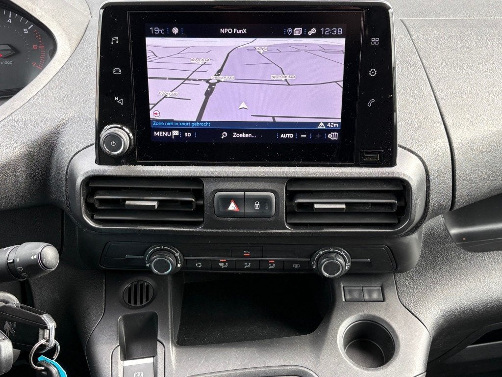 Peugeot PARTNER Premium 1.5 BlueHDI 100PK / Cruise / Carplay, Voorwielaandrijving, 1295 kg, 4 cilinders, 100 pk