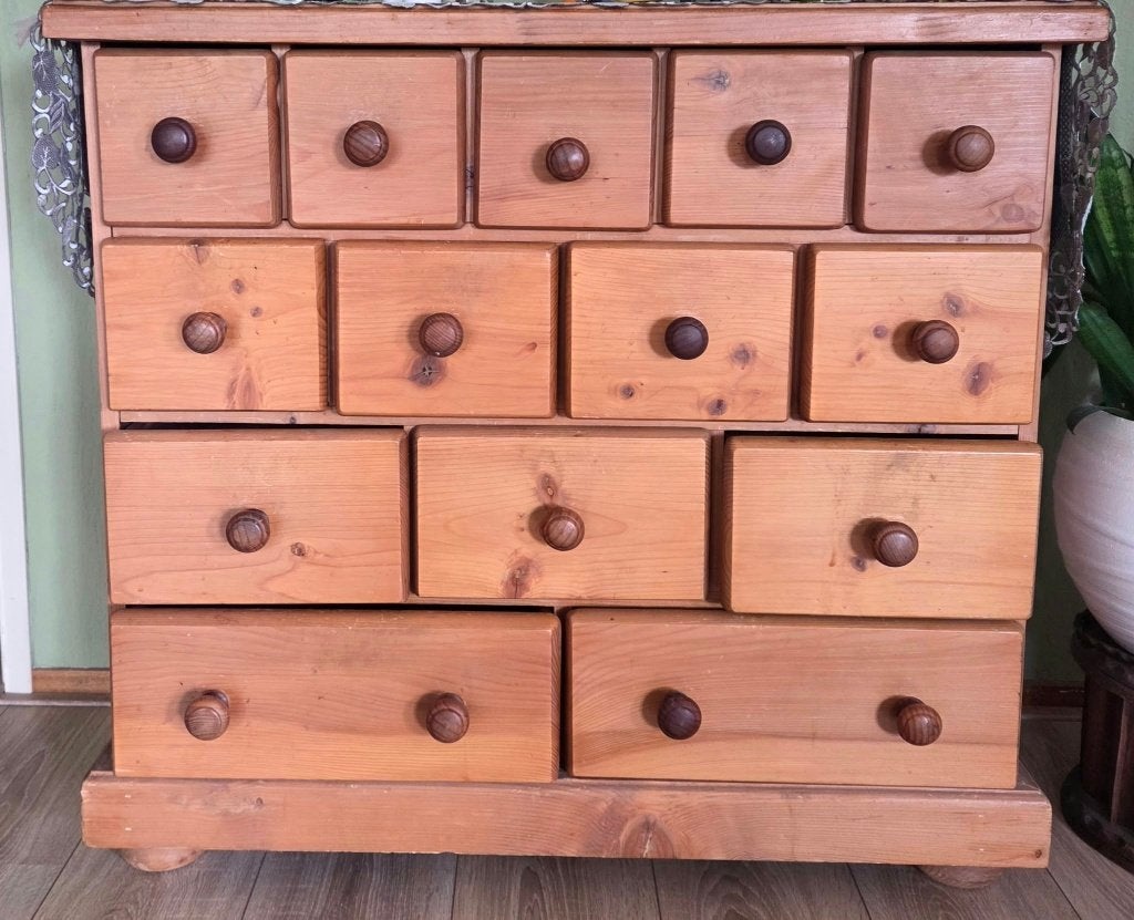 Sfeervol Grenen Ladekastje / Apothekerskastje met 13 Lades, Ophalen, 5 laden of meer, 50 tot 100 cm, Zo goed als nieuw