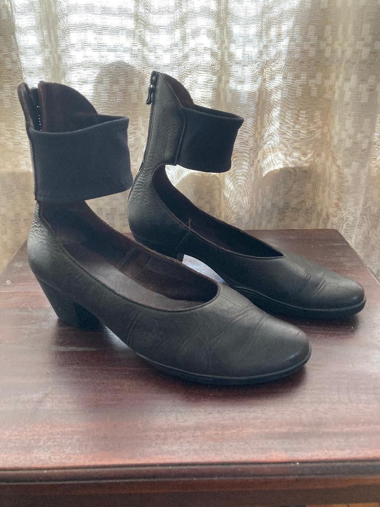 Aparte zwarte leren pumps met hak van Arche, maat 38, Kleding | Dames, Schoenen, Pumps, Zwart, Ophalen of Verzenden, Zo goed als nieuw