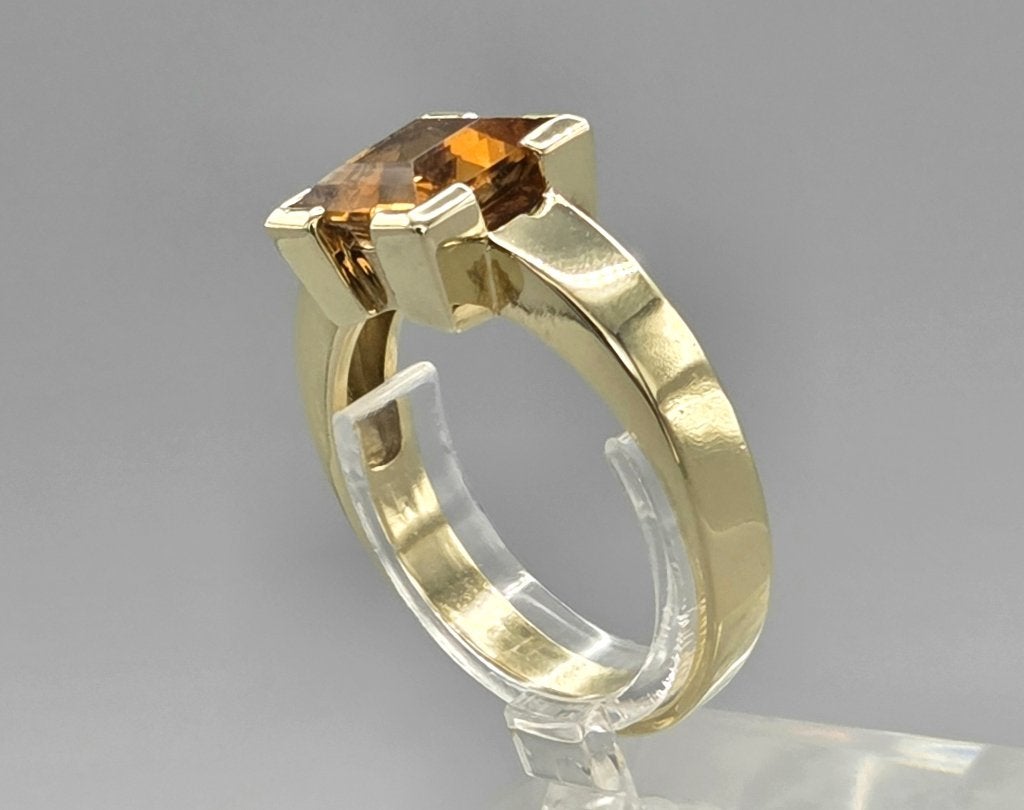 Gouden Vintage ring met edelsteen citrien. 2026/382, Ophalen of Verzenden, Goud, Ring, Met edelsteen