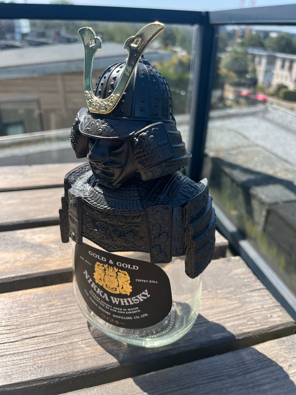 Nikka Whisky Gold & Gold Samurai fles (leeg), Ophalen, Gebruikt
