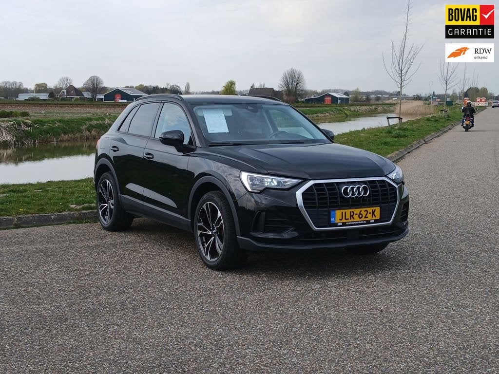 Audi Q3 Audi Q3 45 TFSI e S Line | 245Pk | PHEV | Keyless |, Auto's, Audi, Stof, Gebruikt, 150 pk, Zwart
