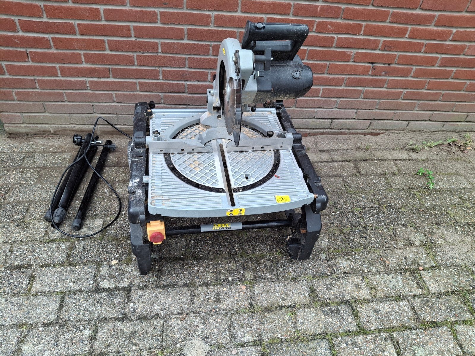 Meeec Tools Kantelbare Afkortzaag/Zaagtafel 1800W, Ophalen, 1200 watt of meer, Afkortzaag, 70 mm of meer