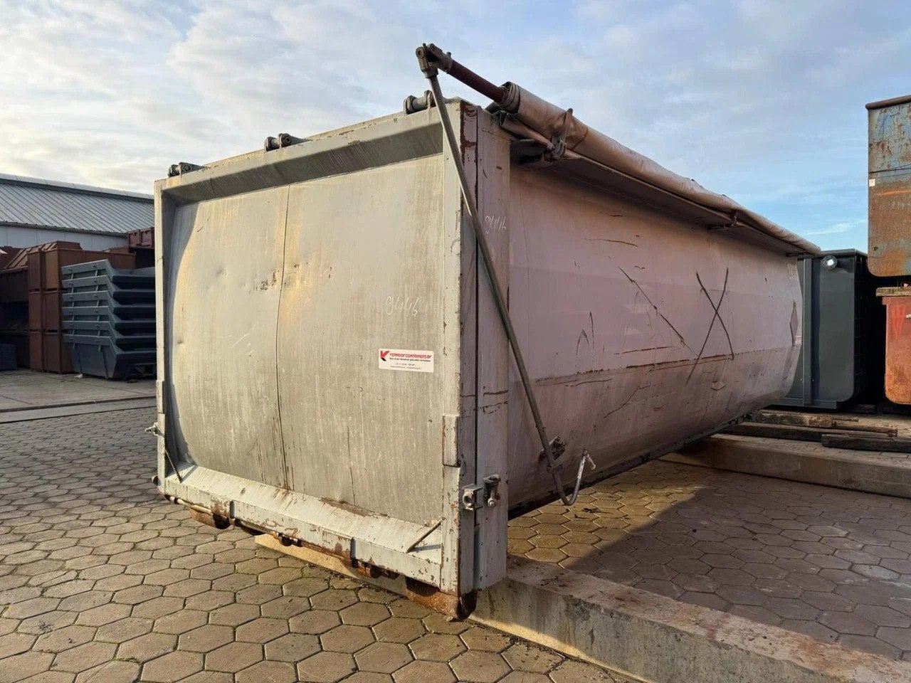 VERNOOY VLOEISTOFDICHTE CONTAINER 30M3 9446, Dave Vernooij, Dave@vernooy.nl, Kellensedwarsweg 9
4004 JC  Tiel, NL