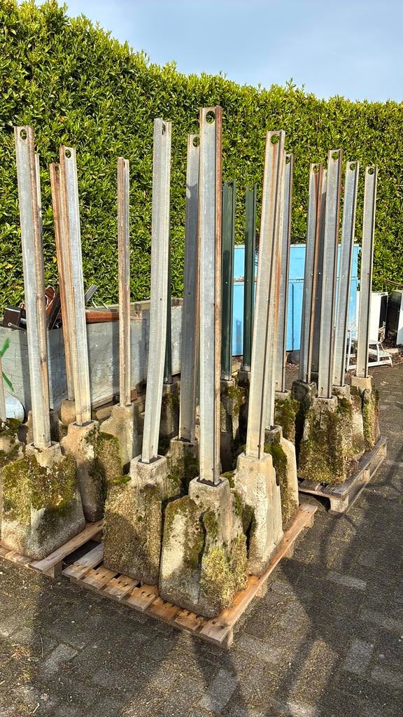 Hekwerkpaal hekwerk gratis, Tuin en Terras, Ophalen, Zo goed als nieuw, Minder dan 180 cm, Palen