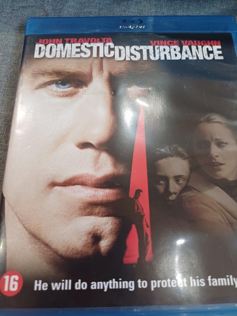 Domestic disturbance, Ophalen of Verzenden, Zo goed als nieuw
