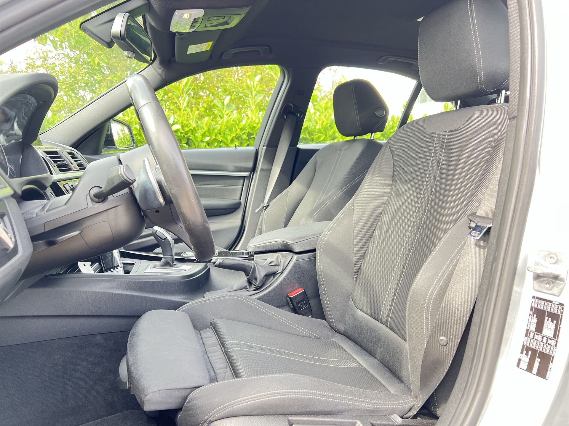 BMW 3-serie 320i Executive |M-SPORT|CRUISE|DEALER ONDERH.|OR, Auto's, 4 cilinders, Origineel Nederlands, 184 pk, Sedan