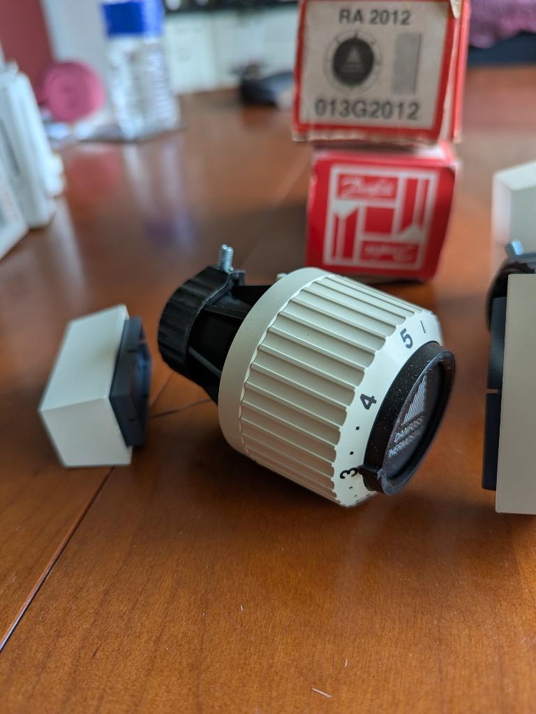Danfoss Thermostaatknoppen 013g2012.  3 x, Ophalen of Verzenden, Nieuw