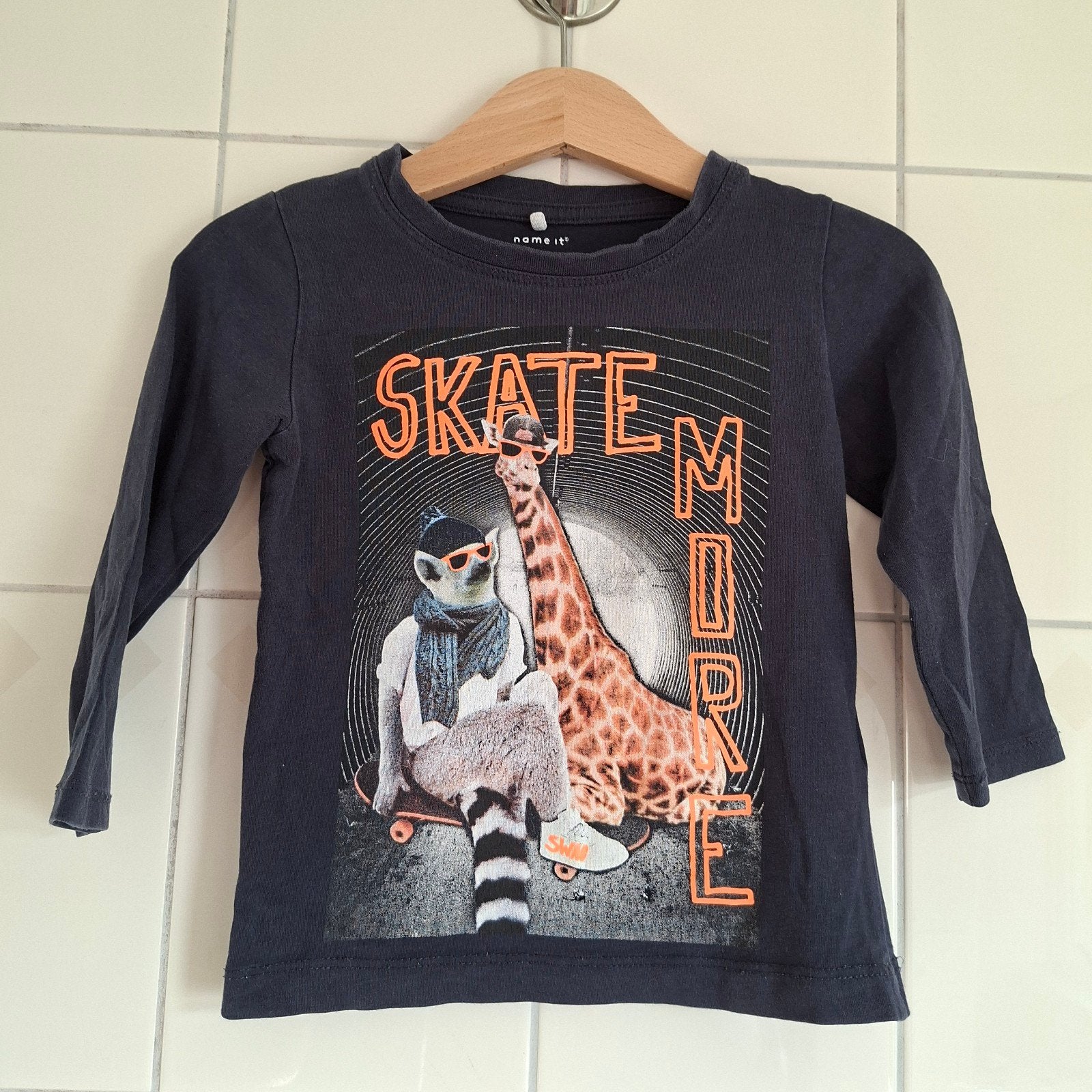 Name It Longsleeve Maat 80 - Skate More #221, Jongetje of Meisje, Ophalen of Verzenden, Zo goed als nieuw, Name It