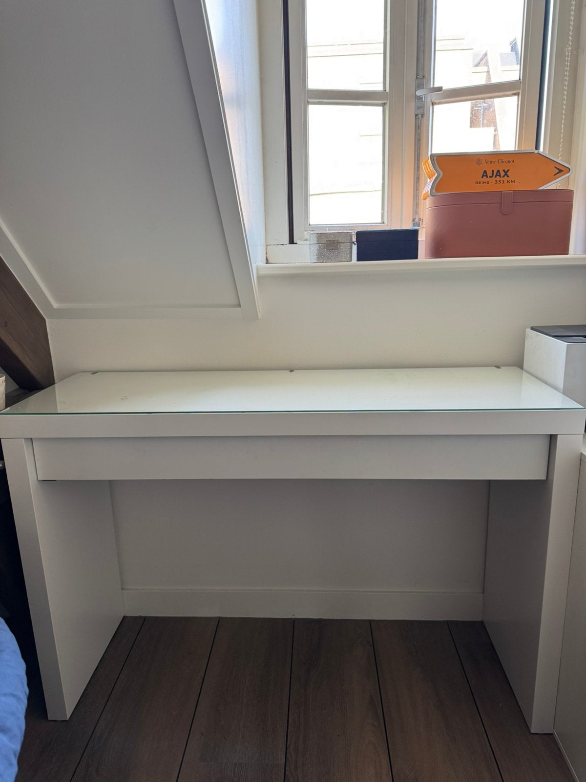 Nette Make-up tafel., Ophalen, 100 tot 150 cm, Zo goed als nieuw, 25 tot 50 cm