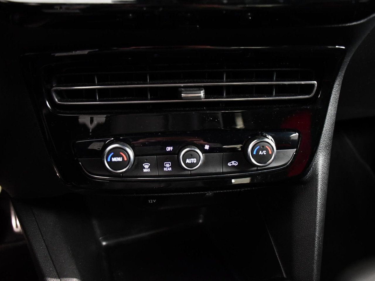 Foto 20 van Opel Mokka 1.2 GS Line | Navigatie | Blind Spot Monitor | Ac