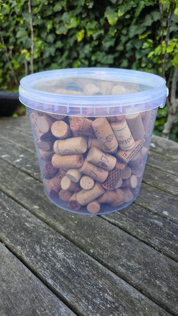 Wijnkurken voor knutselen of decoratie, Ophalen