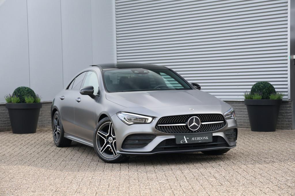 Mercedes-Benz CLA-Klasse 200 164PK AMG Night Aut. Pano|Trekh, Auto's, CLA, Gebruikt, 4 cilinders, 715 kg