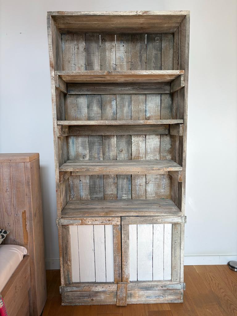 Unieke houten kast met planken en deuren, Huis en Inrichting, Kasten | Boekenkasten, Ophalen, Gebruikt, 50 tot 100 cm, 150 tot 200 cm