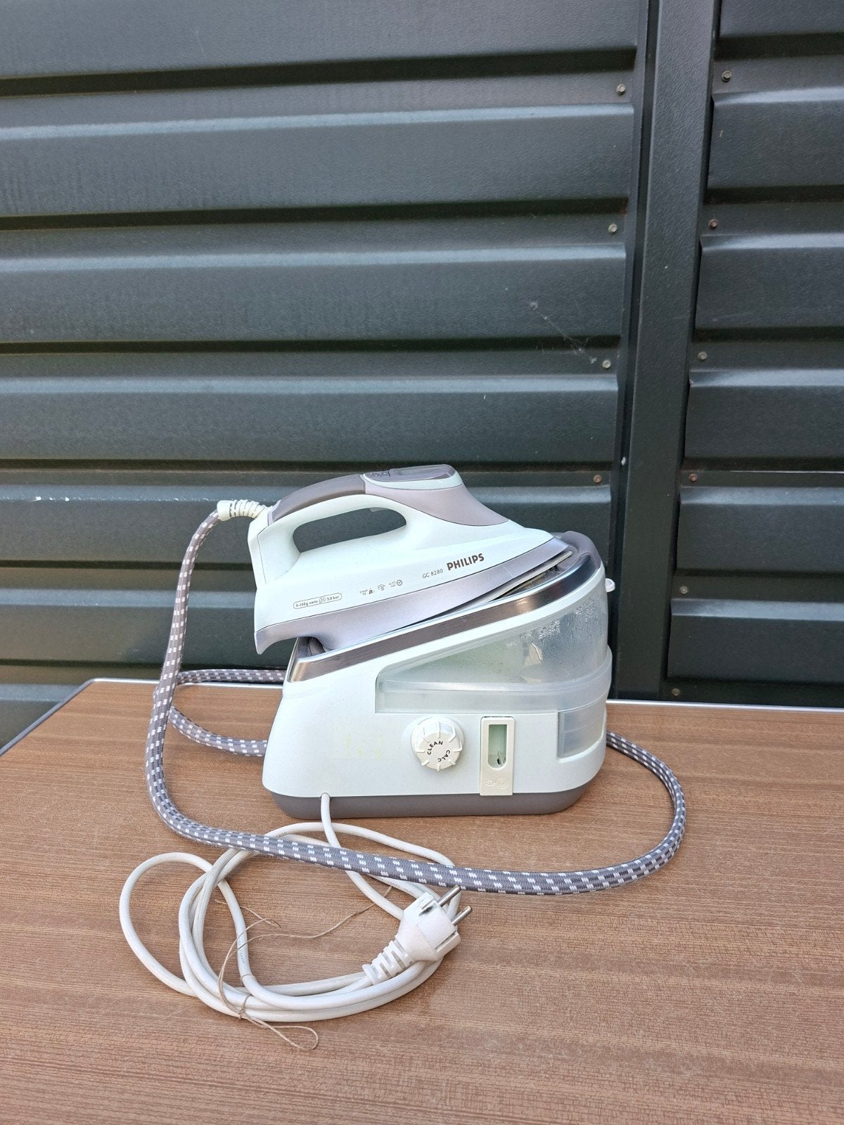 Electrische Stoom Strijkijzer, Ophalen