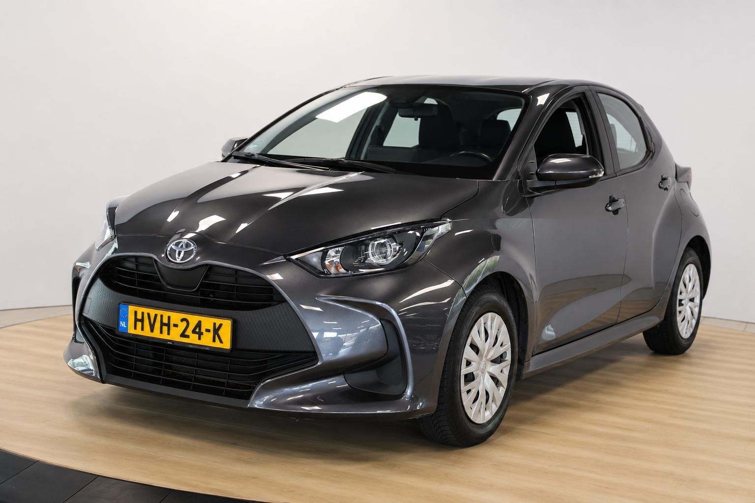 Toyota Yaris 1.0 VVT-i Active | Cruise Adaptief | Private Le, Auto's, Toyota, Voorwielaandrijving, 12 maanden, Stof, Gebruikt